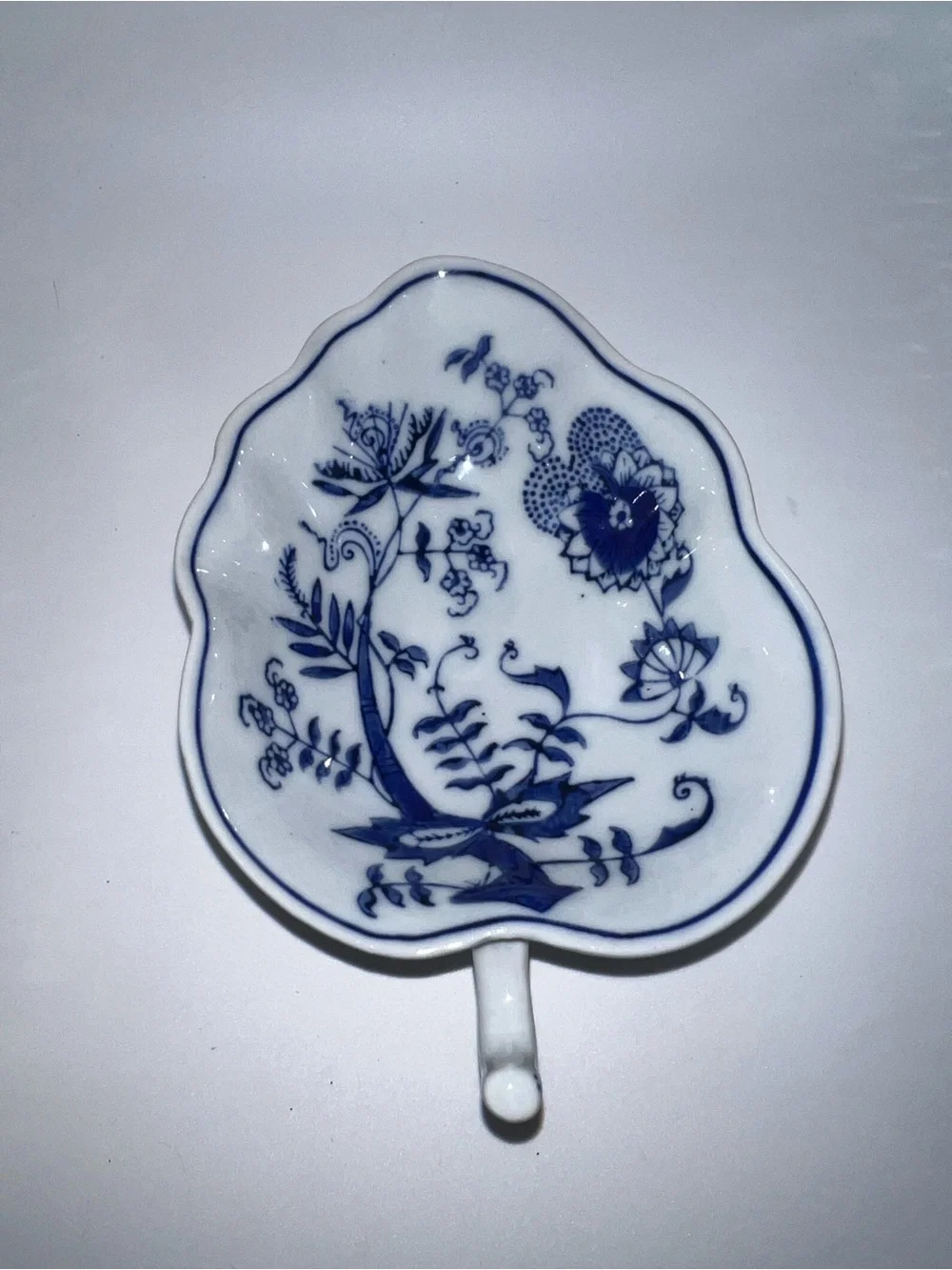 Blue Danube leaf shaped dish